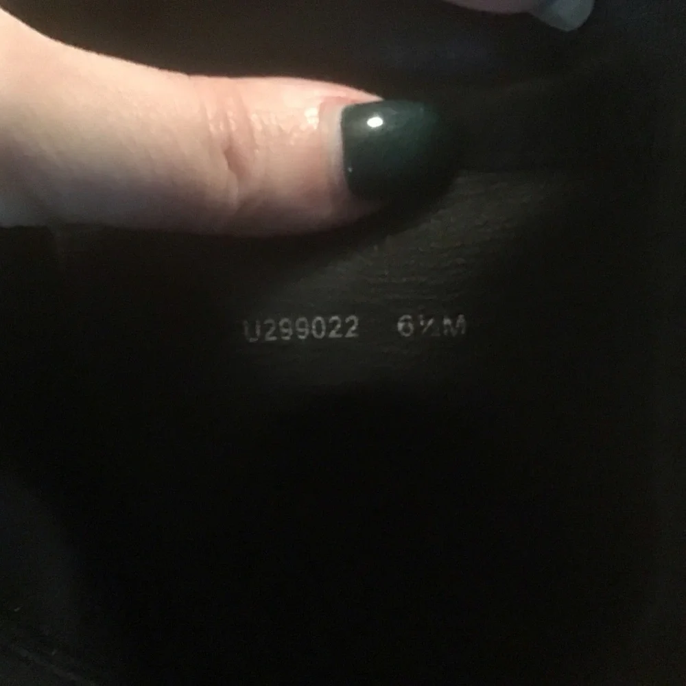 Stuart Weitzman 5050 Black Smooth Nappa Leather OTK Knee Flat Boots 6.5 M‎ EUC